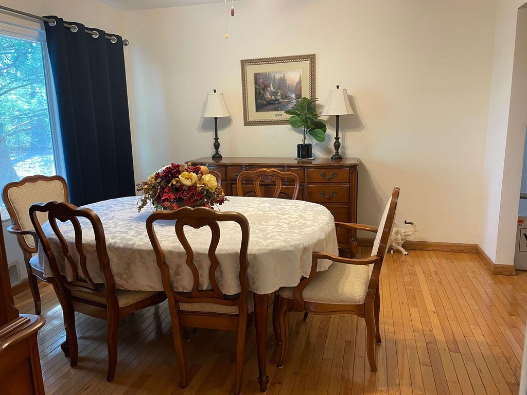 Image 10 of property listing at 1020 N 18th Street, Mt Vernon, IL 62864