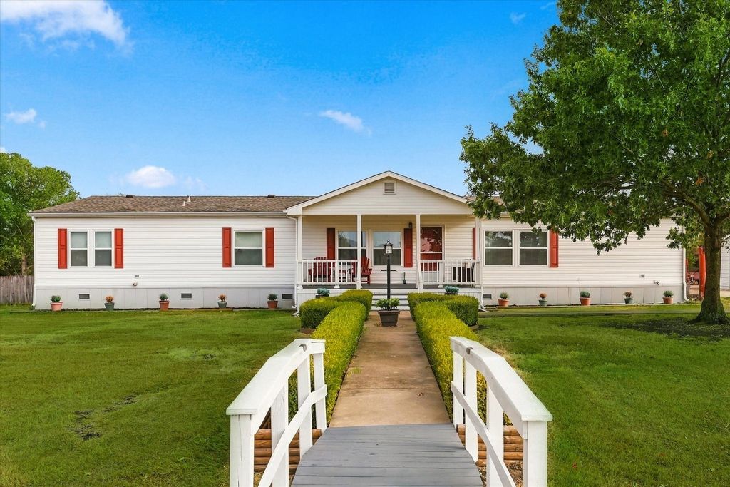 535 Stone Ridge Drive, Ponder, TX 76259 — exterior