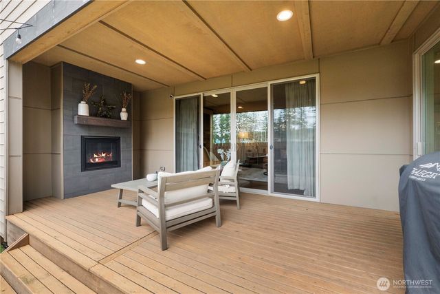 27403 239th Place SE, Maple Valley, WA 98038