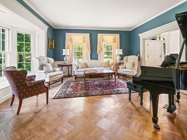 8 Washington Street, Sherborn, MA 01770