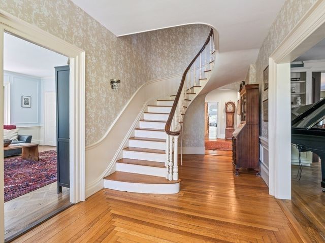 8 Washington Street, Sherborn, MA 01770