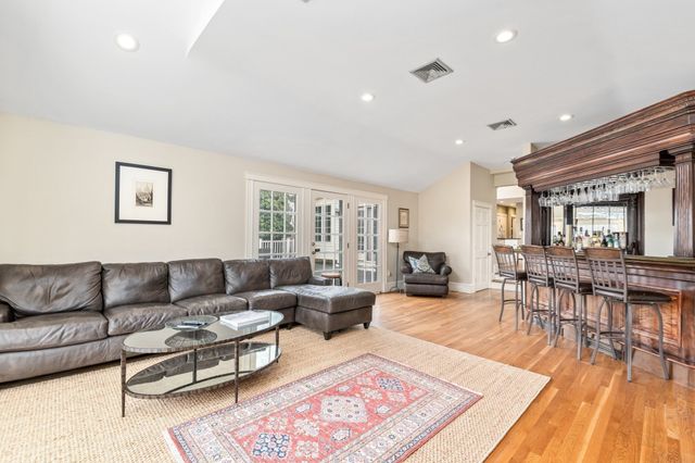 8 Washington Street, Sherborn, MA 01770