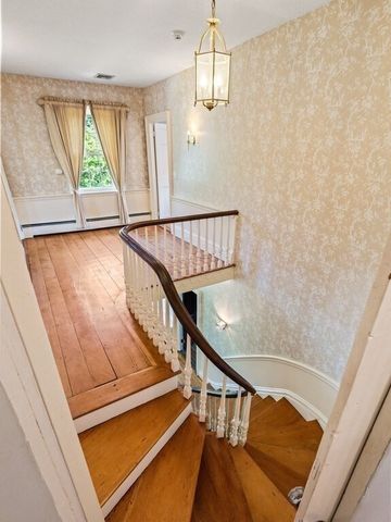 8 Washington Street, Sherborn, MA 01770