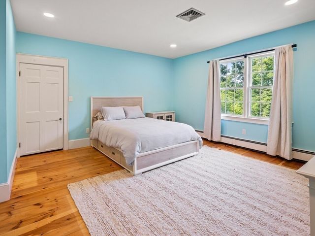 8 Washington Street, Sherborn, MA 01770