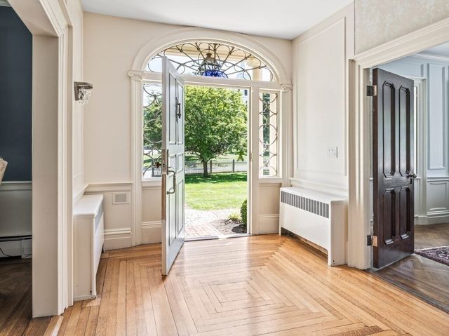 8 Washington Street, Sherborn, MA 01770