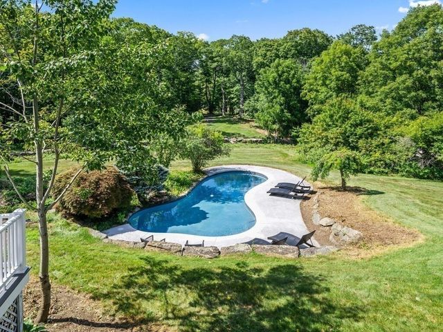 8 Washington Street, Sherborn, MA 01770