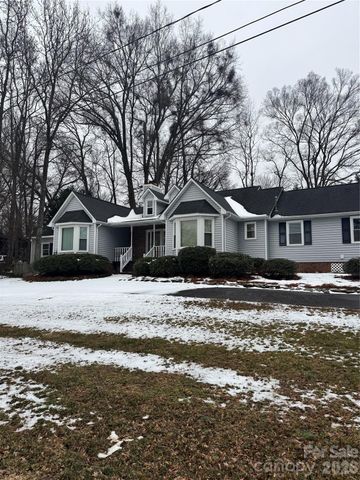 21133 Rio Oro Drive, Cornelius, NC 28031