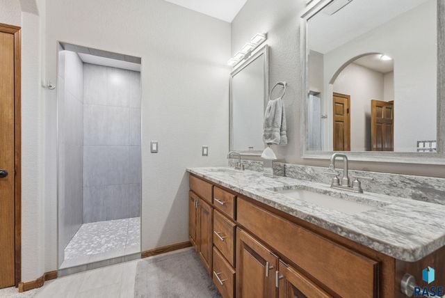 8109 S Brett Ave Avenue, Sioux Falls, SD 57108