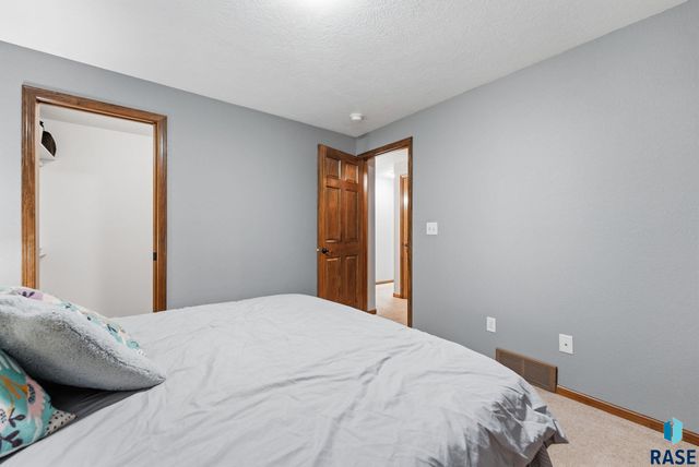 8109 S Brett Ave Avenue, Sioux Falls, SD 57108