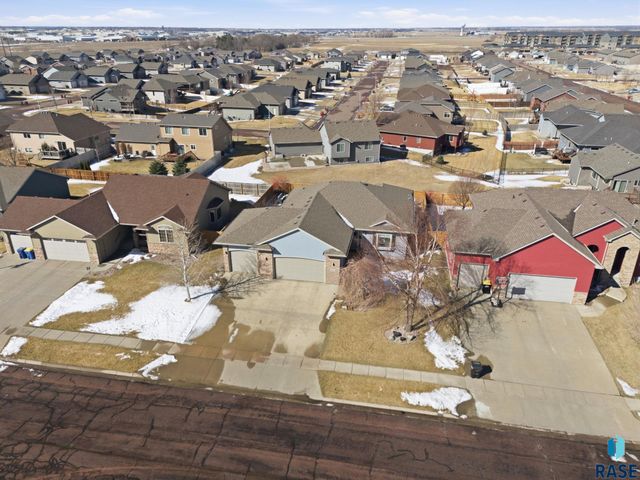 8109 S Brett Ave Avenue, Sioux Falls, SD 57108