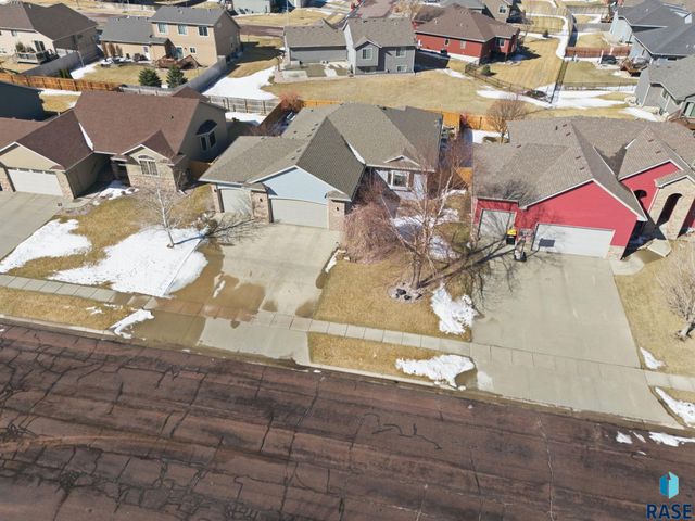 8109 S Brett Ave Avenue, Sioux Falls, SD 57108