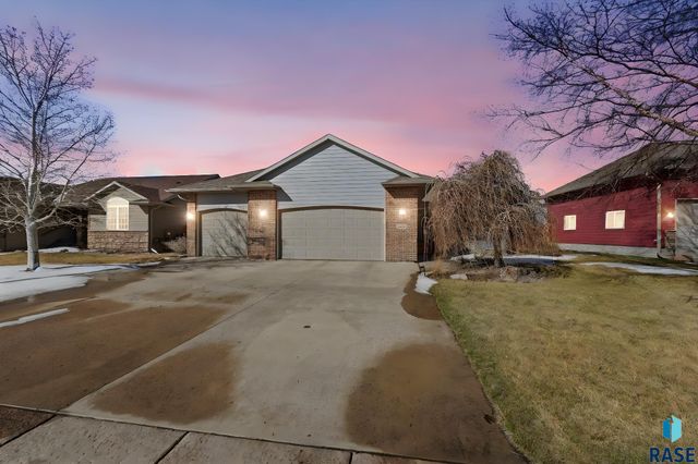 8109 S Brett Ave Avenue, Sioux Falls, SD 57108