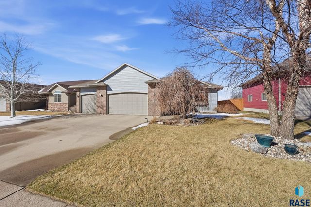 8109 S Brett Ave Avenue, Sioux Falls, SD 57108