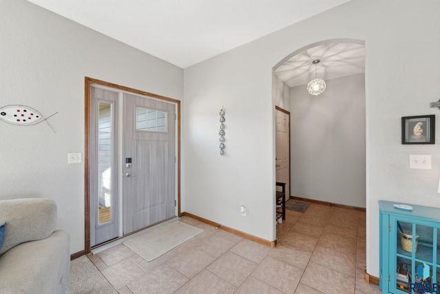 8109 S Brett Ave Avenue, Sioux Falls, SD 57108