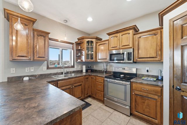 8109 S Brett Ave Avenue, Sioux Falls, SD 57108