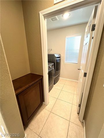 8154 Sandy Slope Court, Las Vegas, NV 89113