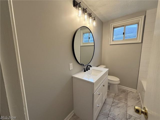 6751 Oakwood Road, Parma Heights, OH 44130