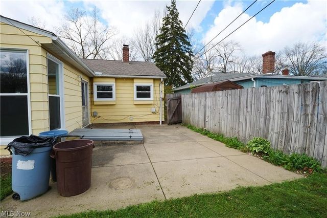 6751 Oakwood Road, Parma Heights, OH 44130