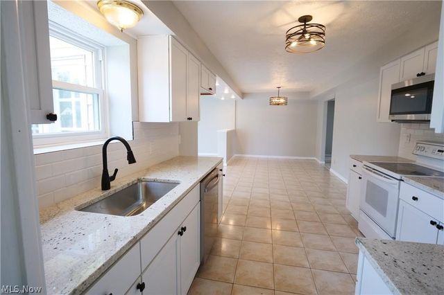 6751 Oakwood Road, Parma Heights, OH 44130