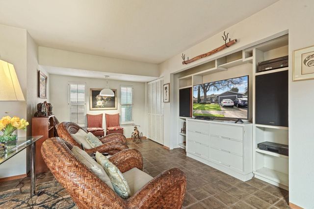 616 Morada Ln, Stockton, CA 95210