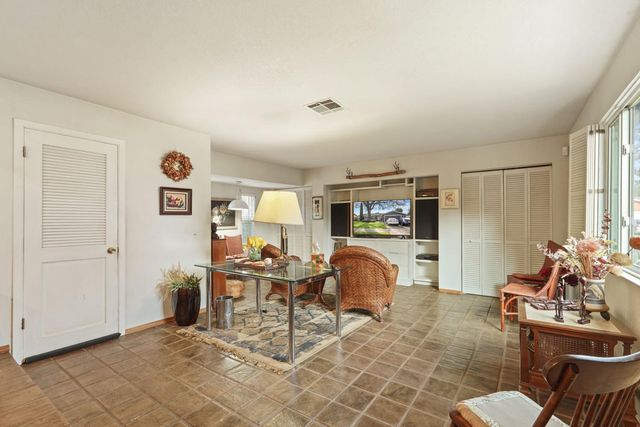 616 Morada Ln, Stockton, CA 95210