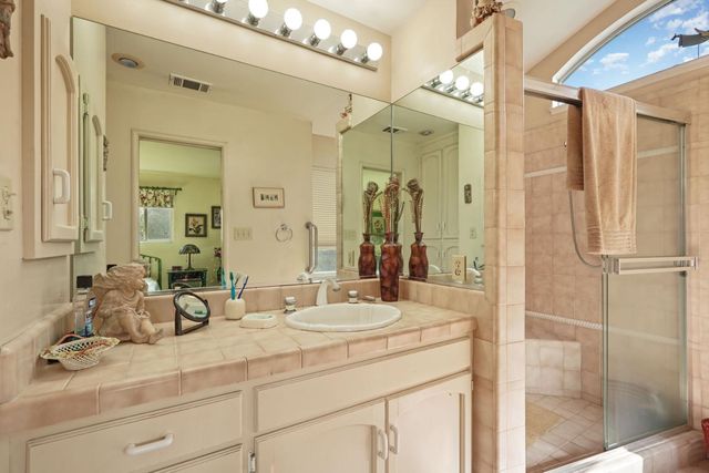 616 Morada Ln, Stockton, CA 95210