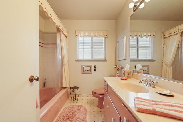 616 Morada Ln, Stockton, CA 95210