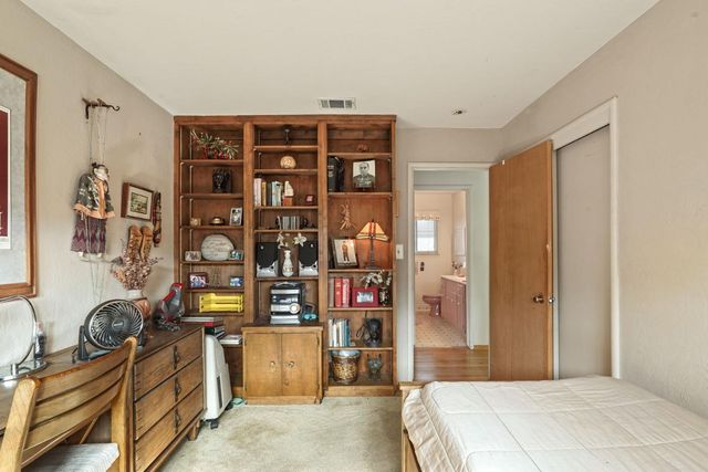 616 Morada Ln, Stockton, CA 95210