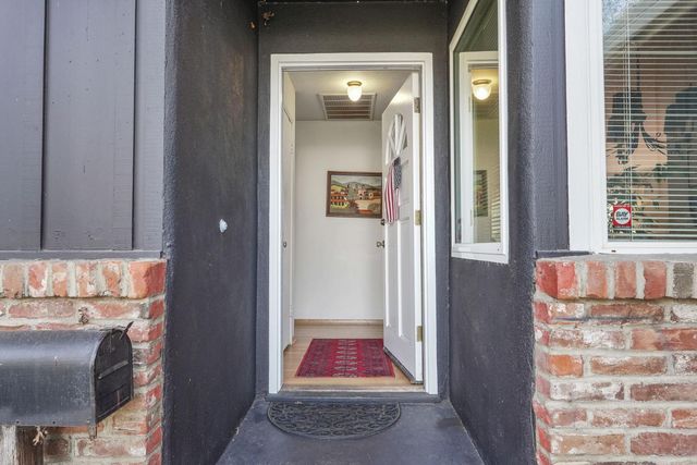 616 Morada Ln, Stockton, CA 95210