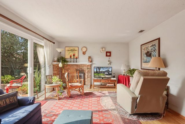 616 Morada Ln, Stockton, CA 95210