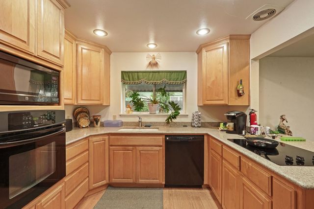 616 Morada Ln, Stockton, CA 95210