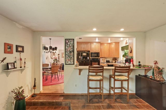 616 Morada Ln, Stockton, CA 95210