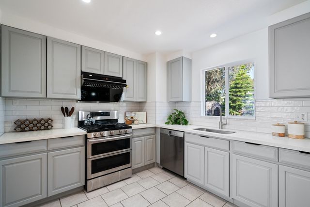 1468 Monterey St, Richmond, CA 94804