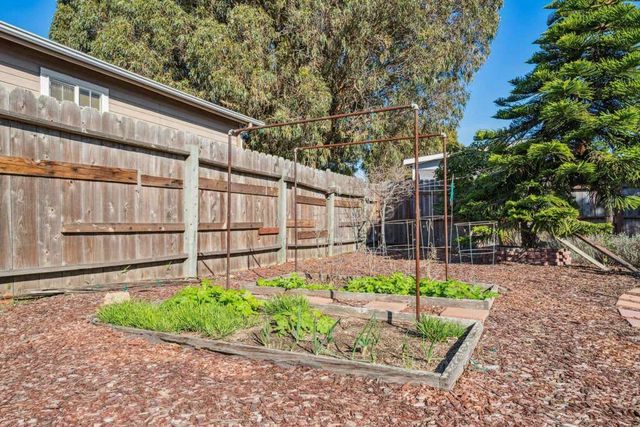 1468 Monterey St, Richmond, CA 94804