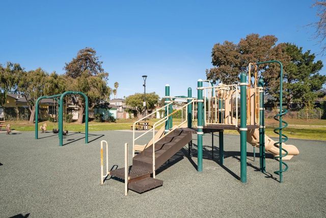 1468 Monterey St, Richmond, CA 94804