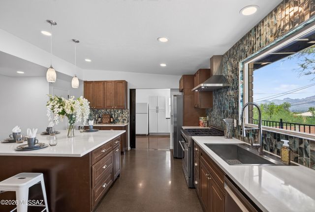1602 N Painted Hills Road, Tucson, AZ 85745