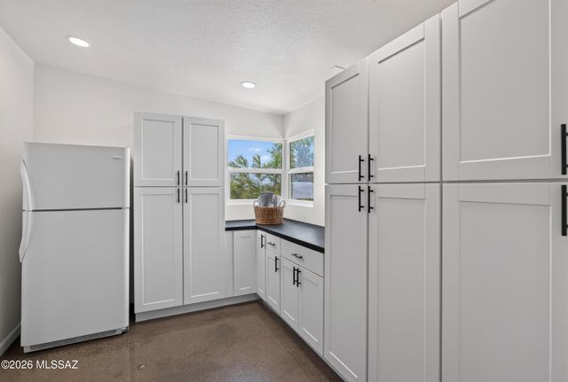 1602 N Painted Hills Road, Tucson, AZ 85745