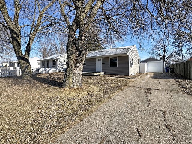 2031 N Fairmount Street, Davenport, IA 52804