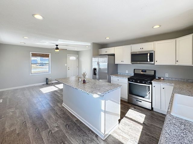 2031 N Fairmount Street, Davenport, IA 52804