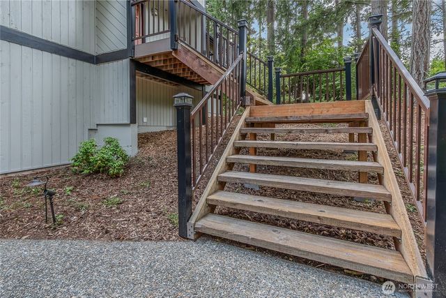 16716 2nd Street E, Lake Tapps, WA 98391