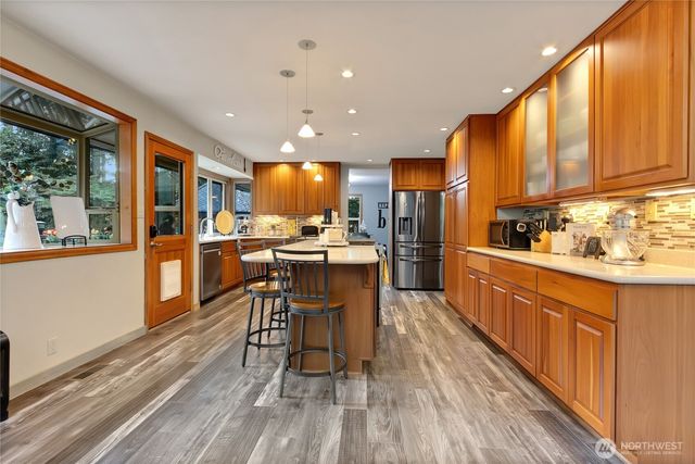 16716 2nd Street E, Lake Tapps, WA 98391