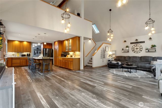 16716 2nd Street E, Lake Tapps, WA 98391