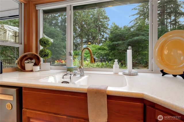 16716 2nd Street E, Lake Tapps, WA 98391