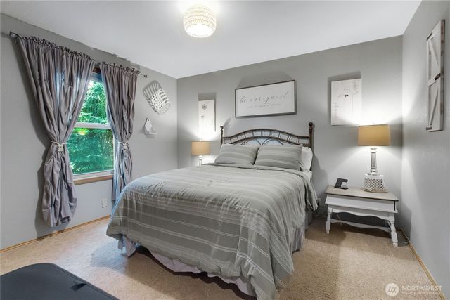 16716 2nd Street E, Lake Tapps, WA 98391