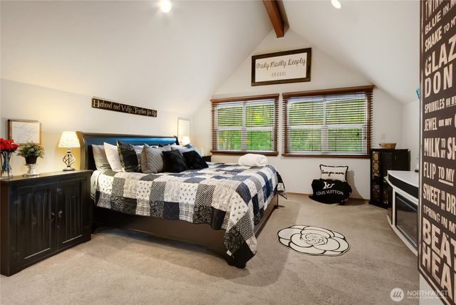 16716 2nd Street E, Lake Tapps, WA 98391