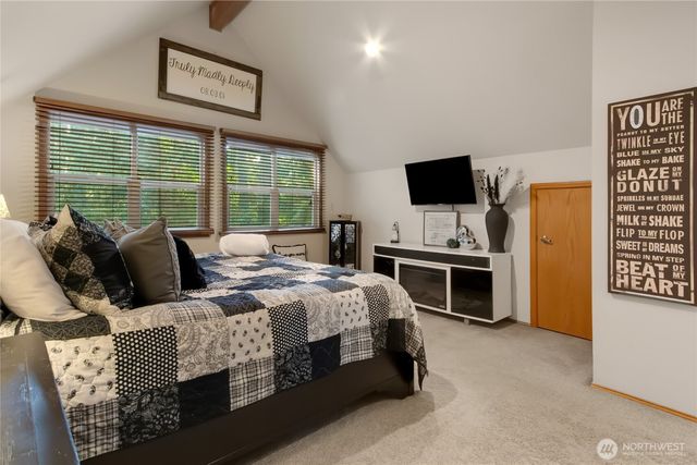 16716 2nd Street E, Lake Tapps, WA 98391