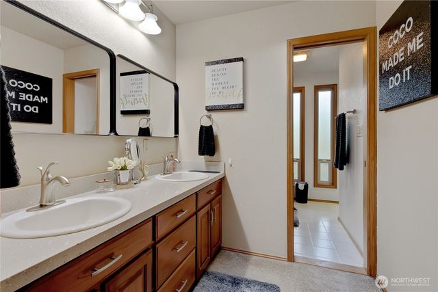 16716 2nd Street E, Lake Tapps, WA 98391