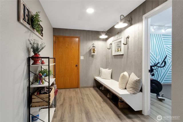 16716 2nd Street E, Lake Tapps, WA 98391