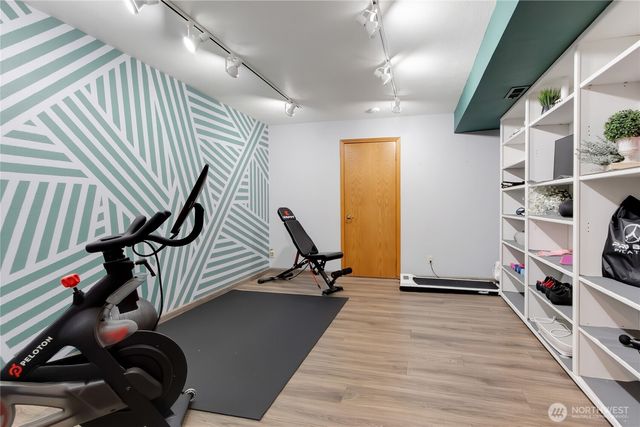 16716 2nd Street E, Lake Tapps, WA 98391