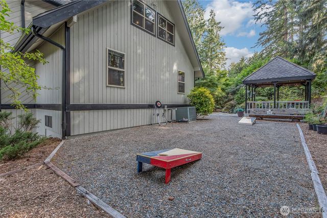 16716 2nd Street E, Lake Tapps, WA 98391